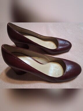 Stuart Weitzman Burgundy Leather Block Heel Pumps Round Toe Size 39